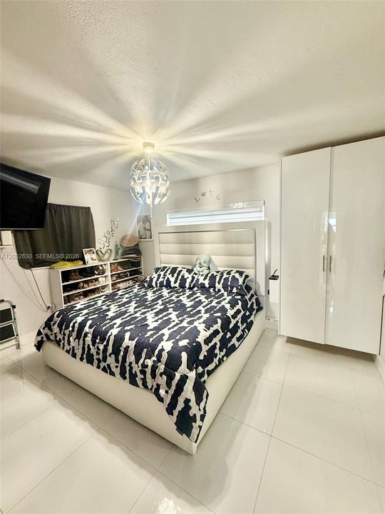 For Sale: $589,000 (3 beds, 1 baths, 950 Square Feet)