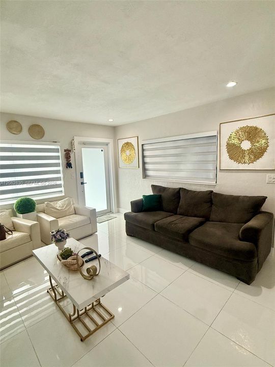 For Sale: $589,000 (3 beds, 1 baths, 950 Square Feet)