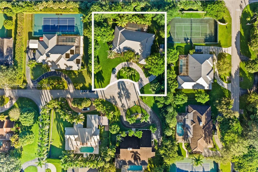 На продажу: $1,990,000 (5 спален, 4 ванн, 3641 Квадратных фут)