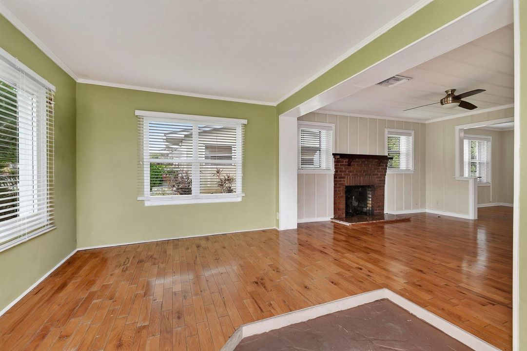 Evergreen Drive Foyer