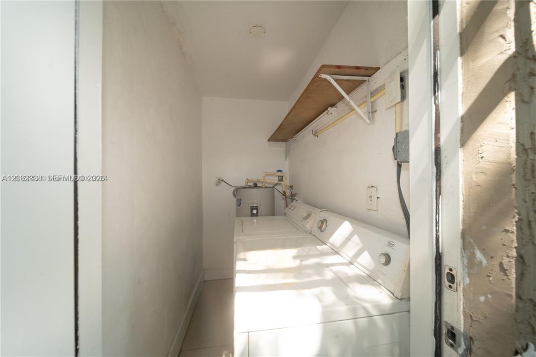 For Rent: $1,650 (1 beds, 1 baths, 1194 Square Feet)