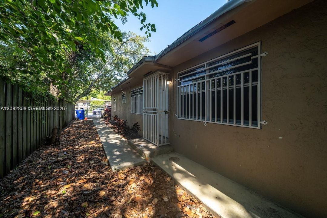 For Rent: $1,650 (1 beds, 1 baths, 1194 Square Feet)