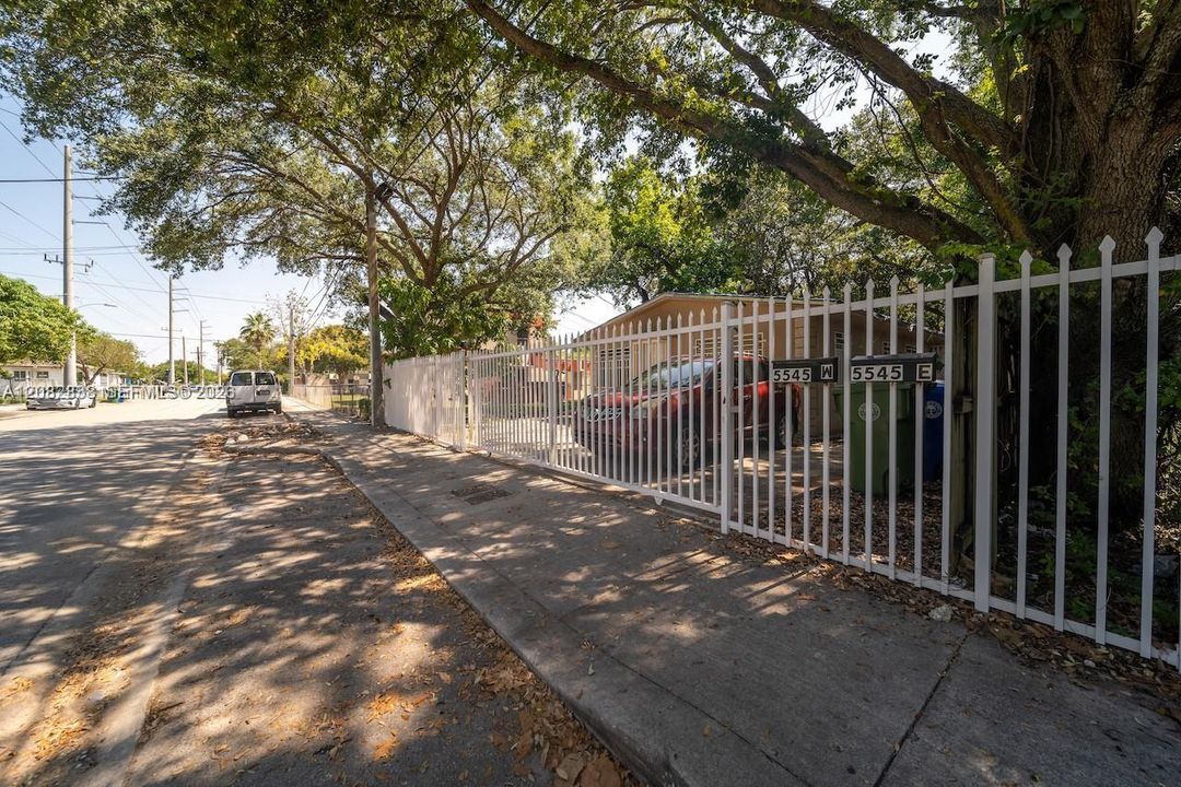 For Rent: $1,650 (1 beds, 1 baths, 1194 Square Feet)