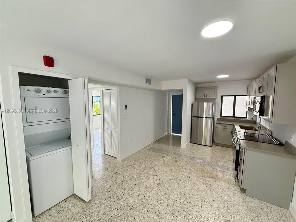 En Renta: $2,495 (2 camas, 1 baños, 800 Pies cuadrados)