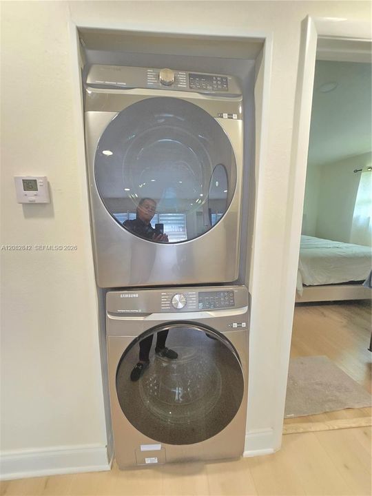 В аренду: $2,600 (2 спален, 1 ванн, 1100 Квадратных фут)