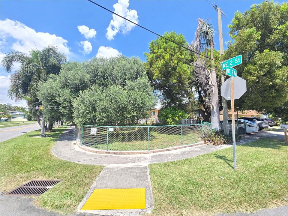 Corner property
