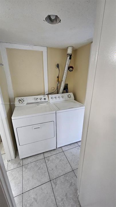 En Renta: $1,725 (2 camas, 1 baños, 800 Pies cuadrados)