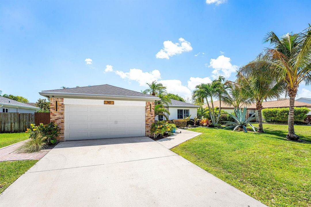 002-140ArrowheadCircle-Jupiter-FL-33458-