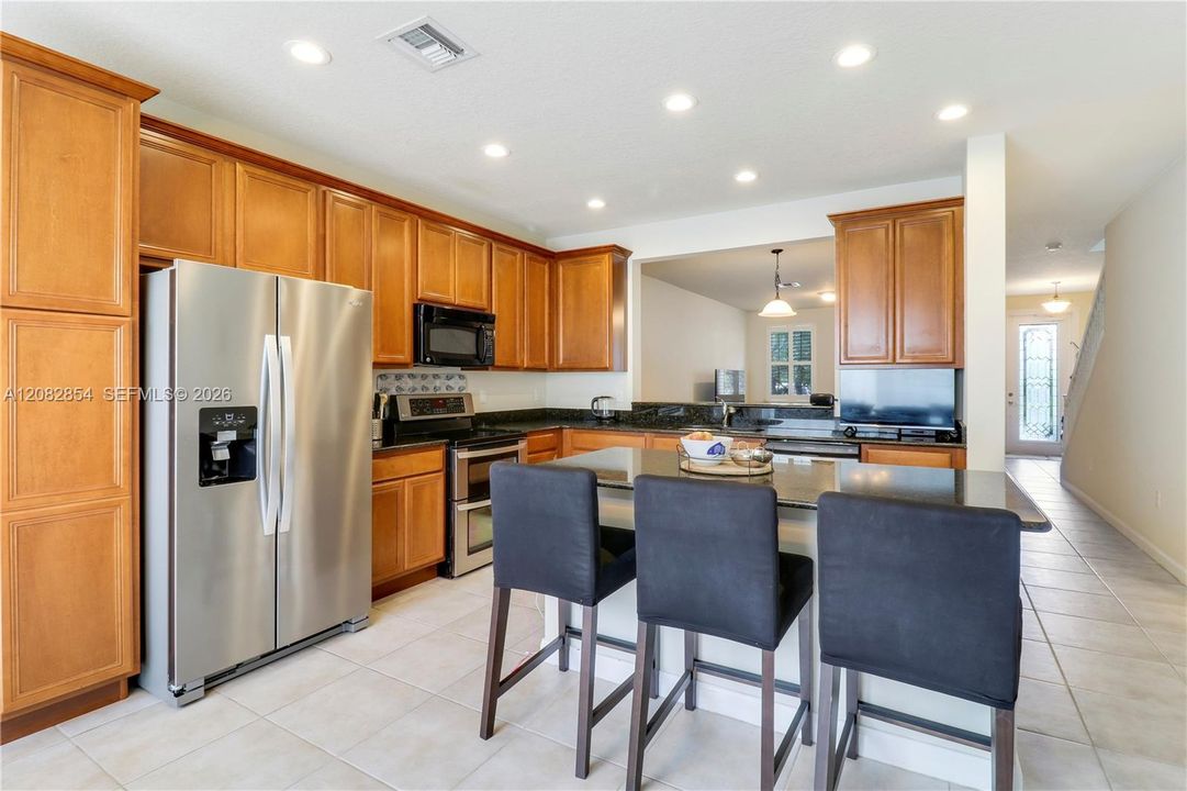 For Rent: $4,200 (3 beds, 2 baths, 1890 Square Feet)