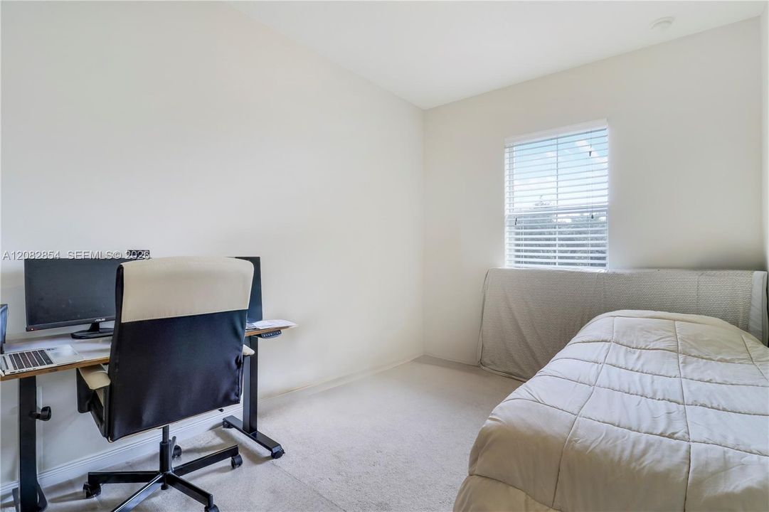 For Rent: $4,200 (3 beds, 2 baths, 1890 Square Feet)