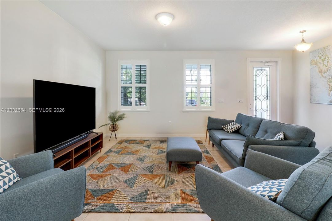 For Rent: $4,200 (3 beds, 2 baths, 1890 Square Feet)