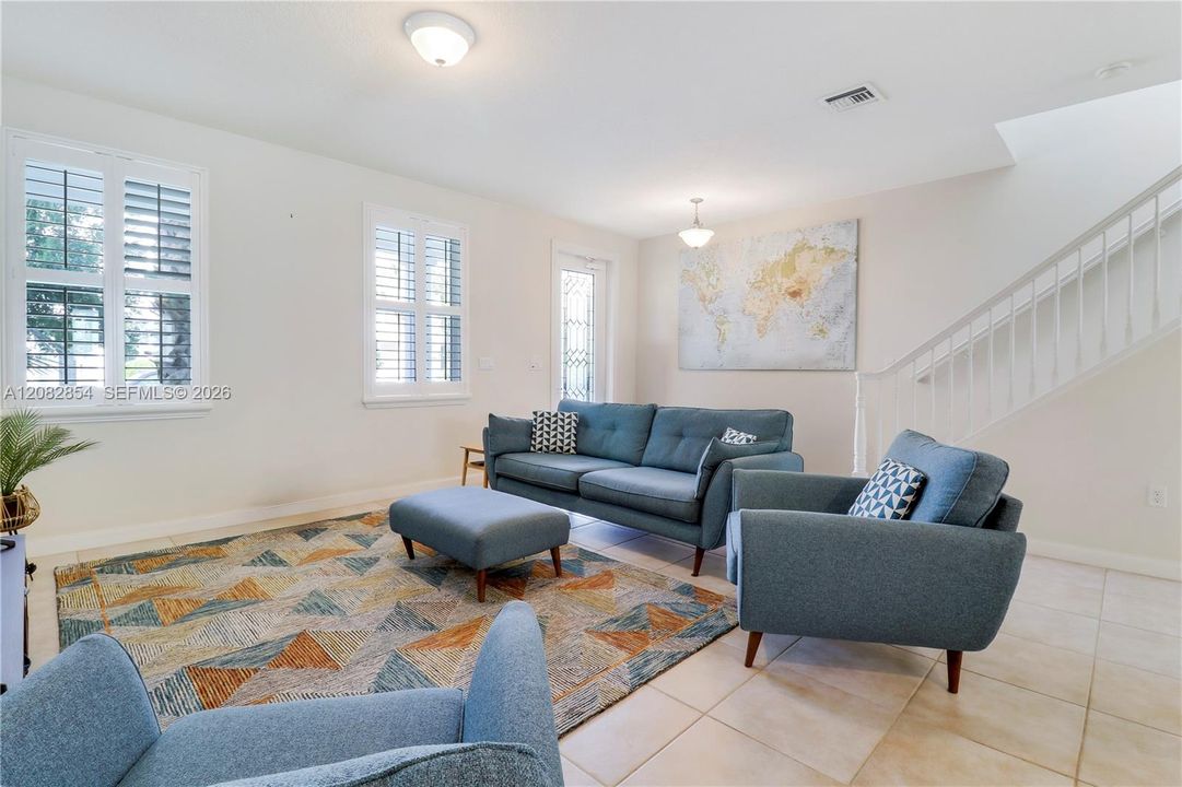 For Rent: $4,200 (3 beds, 2 baths, 1890 Square Feet)