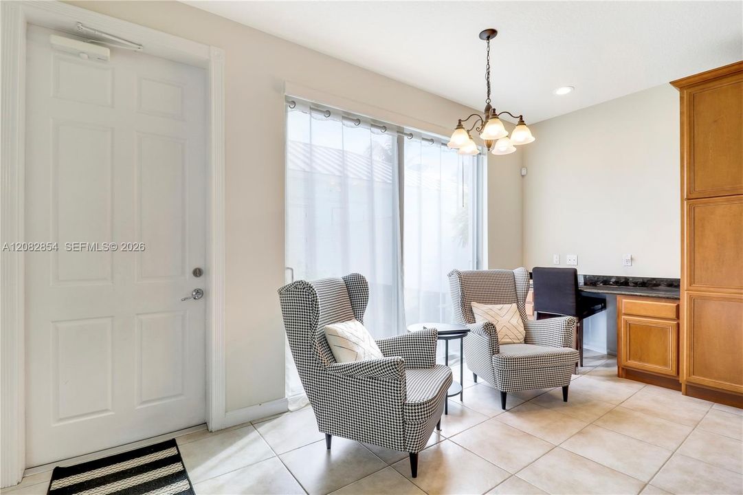 For Rent: $4,200 (3 beds, 2 baths, 1890 Square Feet)