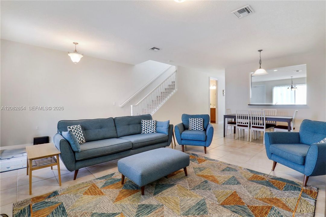 For Rent: $4,200 (3 beds, 2 baths, 1890 Square Feet)