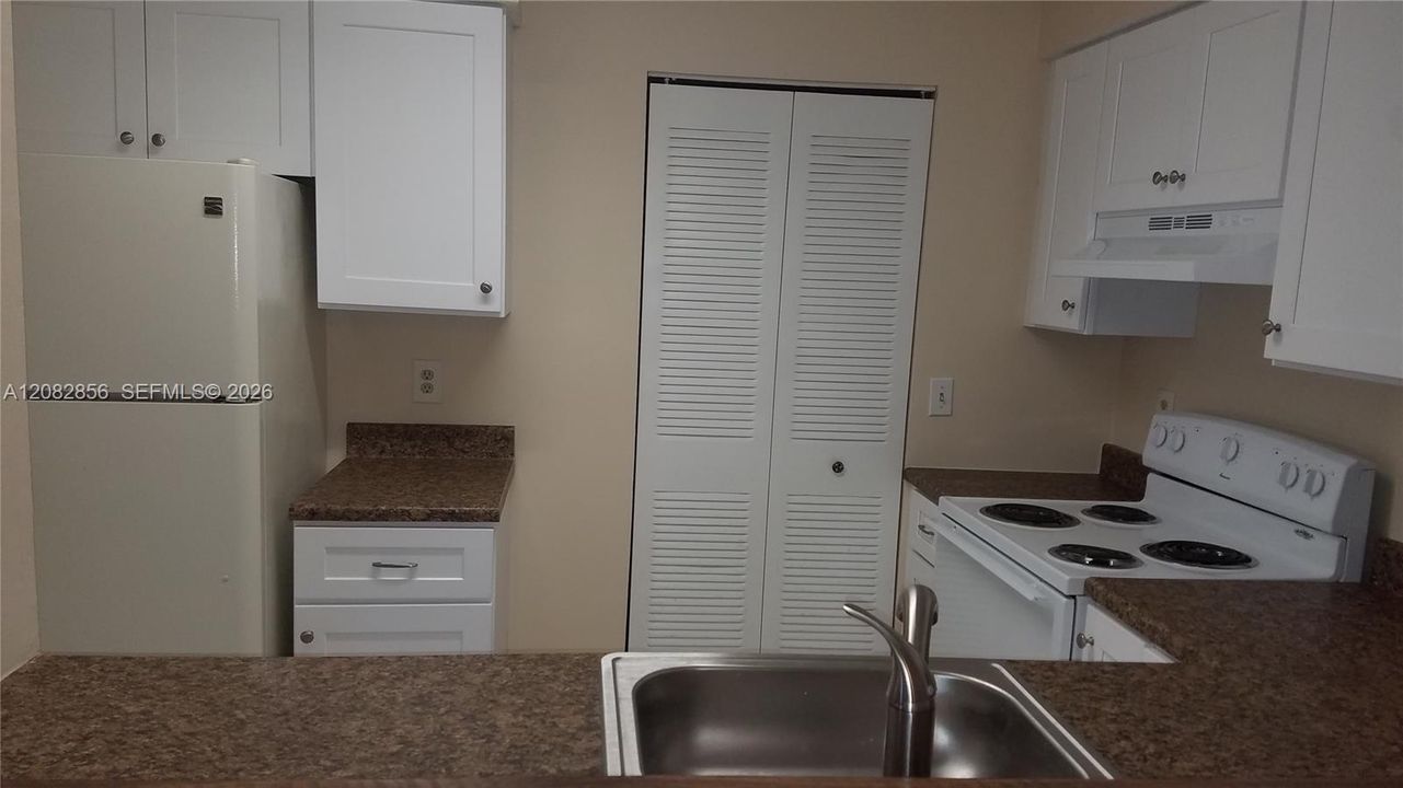 В аренду: $1,600 (1 спален, 1 ванн, 813 Квадратных фут)