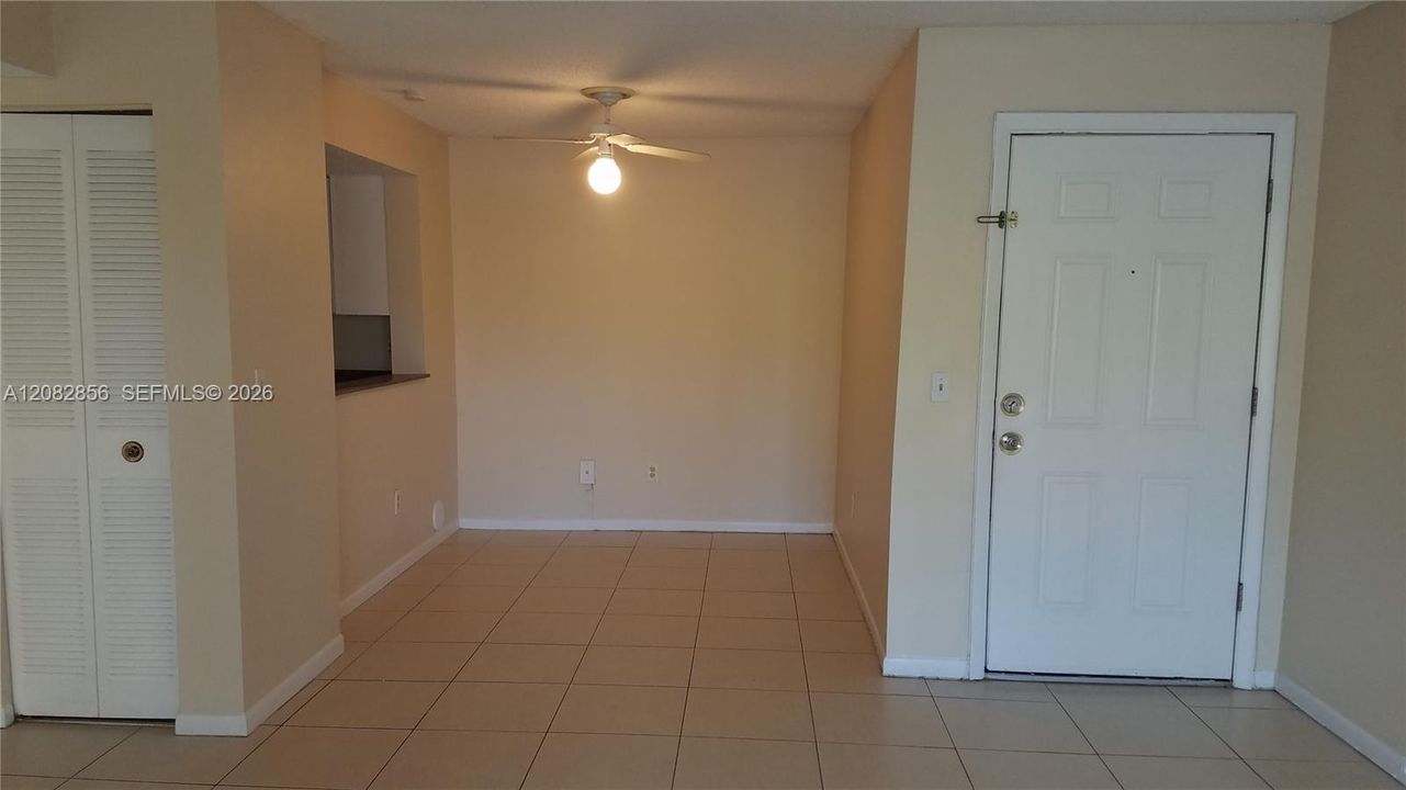 В аренду: $1,600 (1 спален, 1 ванн, 813 Квадратных фут)