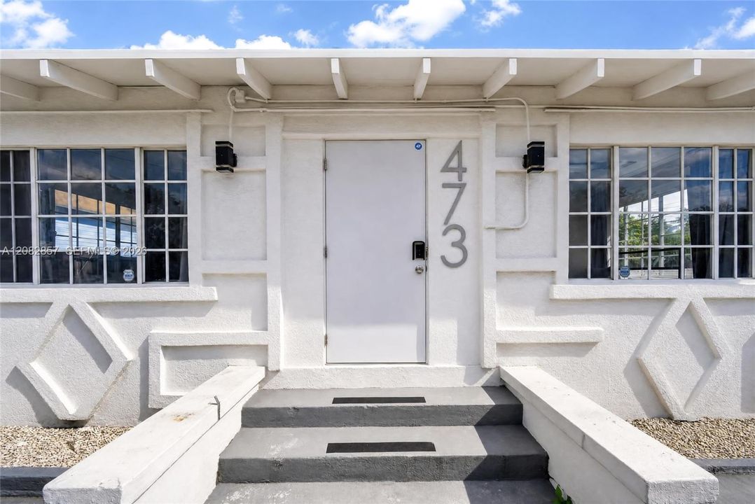На продажу: $799,000 (5 спален, 2 ванн, 1520 Квадратных фут)