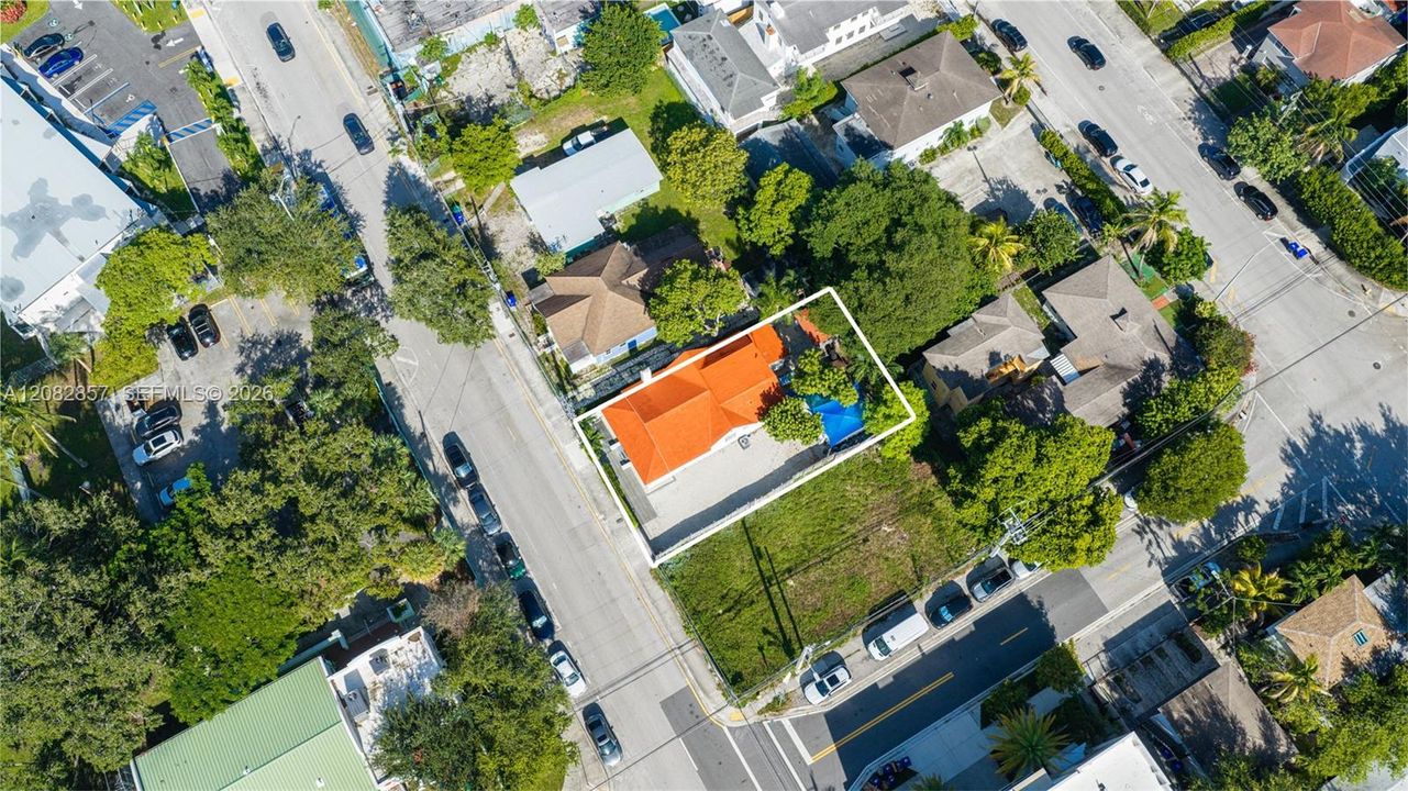 На продажу: $799,000 (5 спален, 2 ванн, 1520 Квадратных фут)