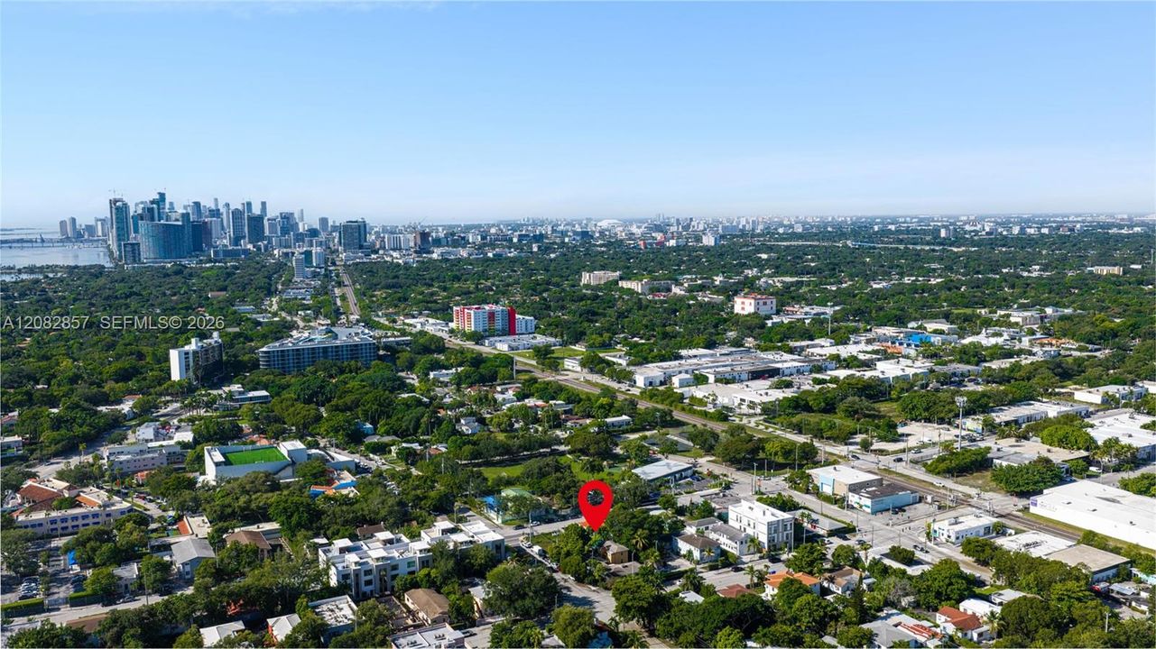 На продажу: $799,000 (5 спален, 2 ванн, 1520 Квадратных фут)