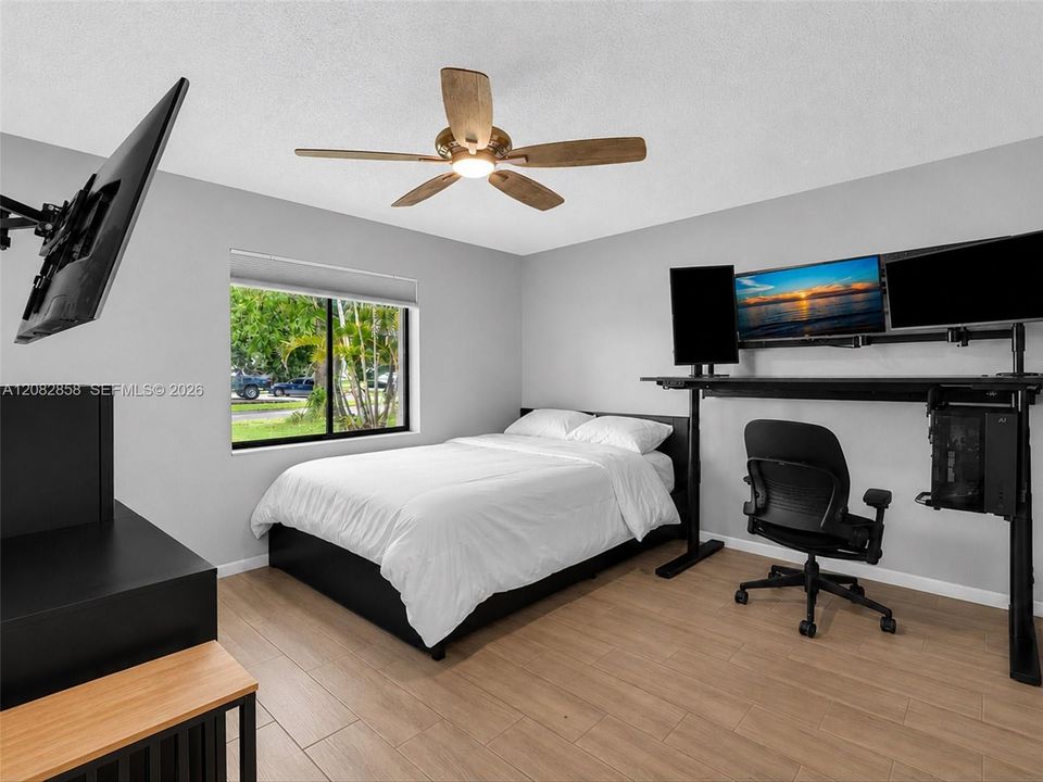 For Rent: $4,700 (3 beds, 2 baths, 1900 Square Feet)