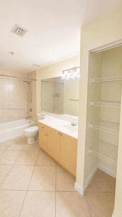 For Rent: $2,300 (1 beds, 1 baths, 763 Square Feet)