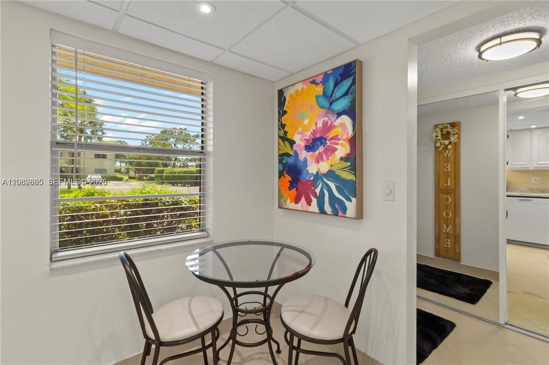 На продажу: $159,000 (2 спален, 2 ванн, 925 Квадратных фут)