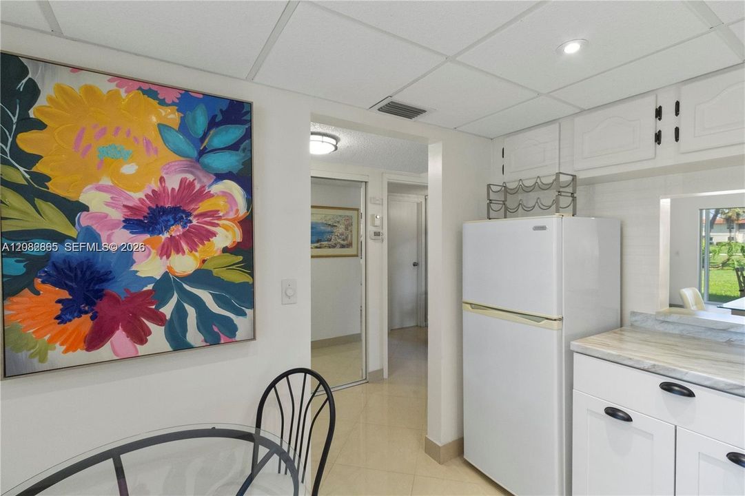 На продажу: $159,000 (2 спален, 2 ванн, 925 Квадратных фут)