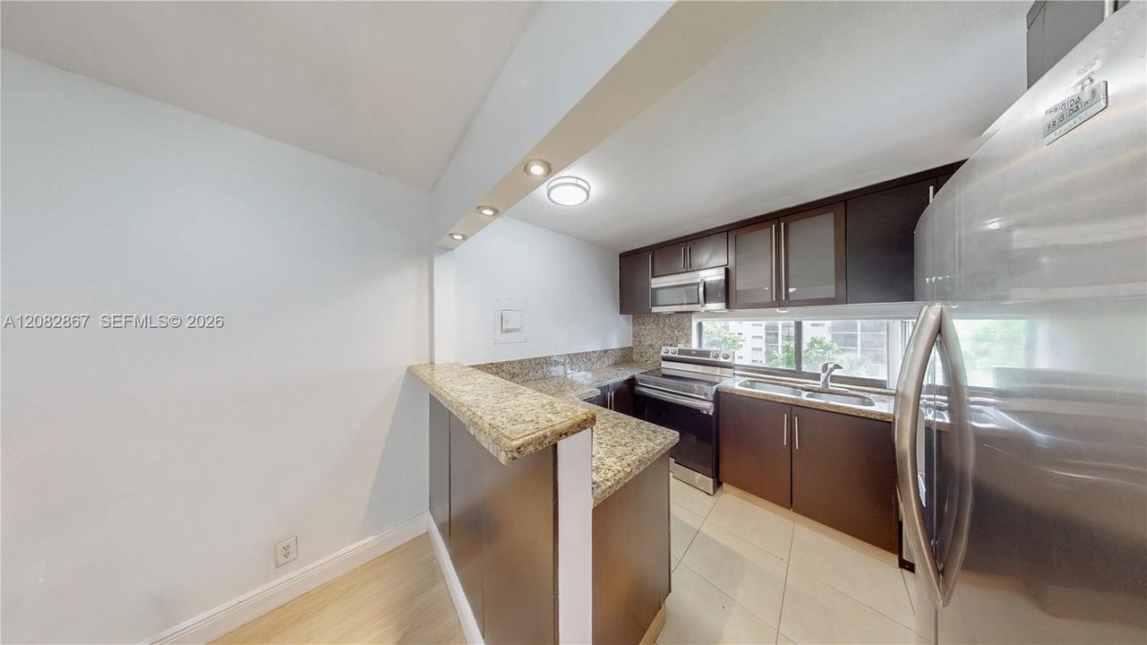В аренду: $1,800 (1 спален, 1 ванн, 767 Квадратных фут)