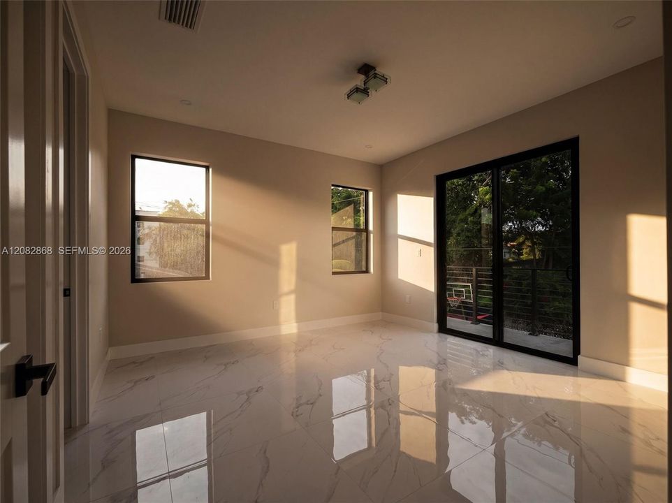 For Rent: $5,500 (3 beds, 3 baths, 2124 Square Feet)