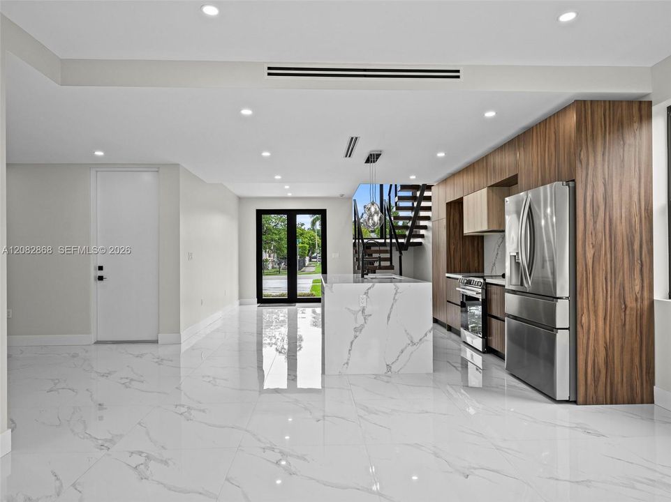 For Rent: $5,500 (3 beds, 3 baths, 2124 Square Feet)