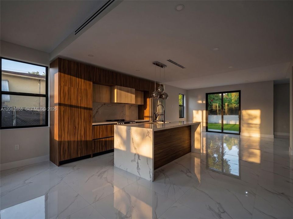 For Rent: $5,500 (3 beds, 3 baths, 2124 Square Feet)