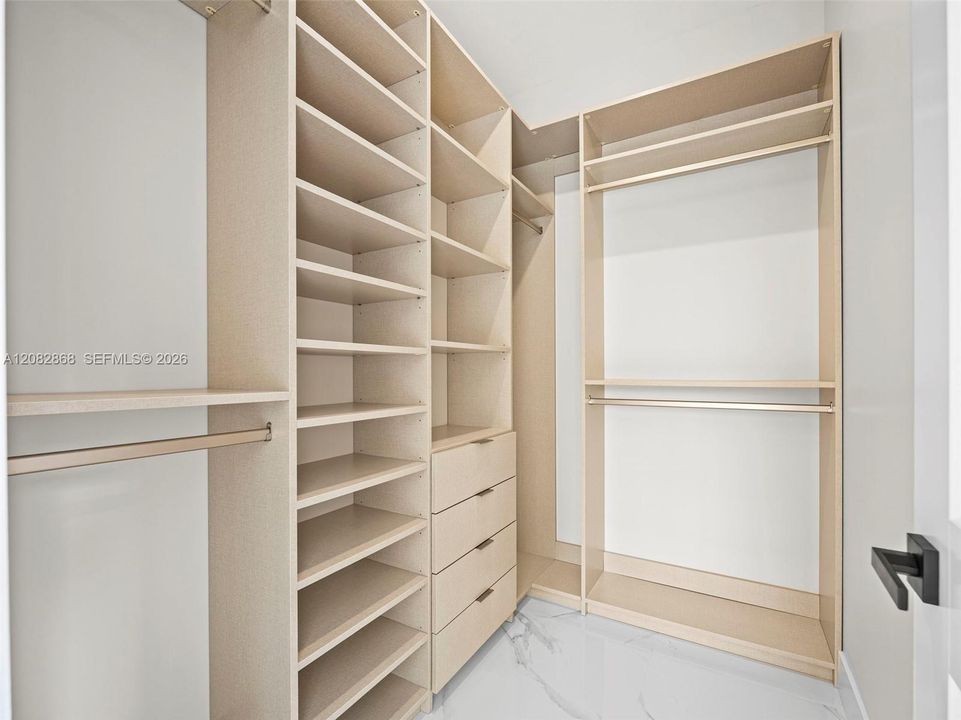 For Rent: $5,500 (3 beds, 3 baths, 2124 Square Feet)