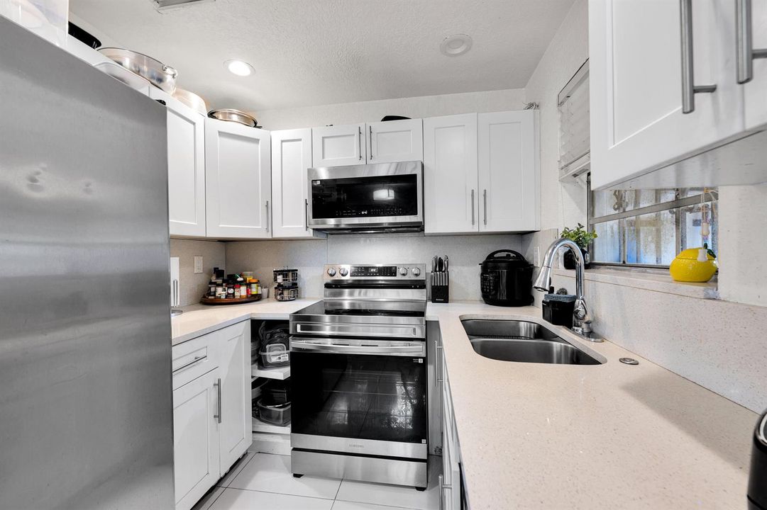 406 SW 15th Terrace 00019