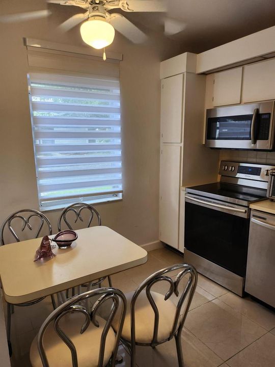 8934 Sunnywood Pl Boca kitchen table
