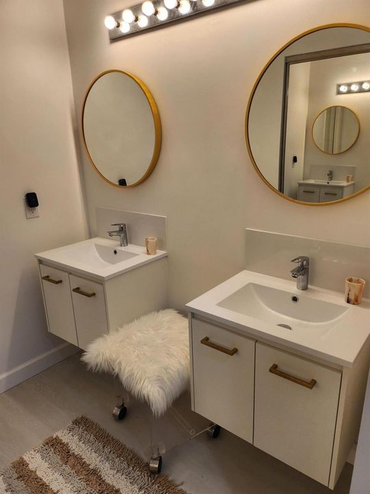 8934 Sunnywood Pl Boca master bath sinks