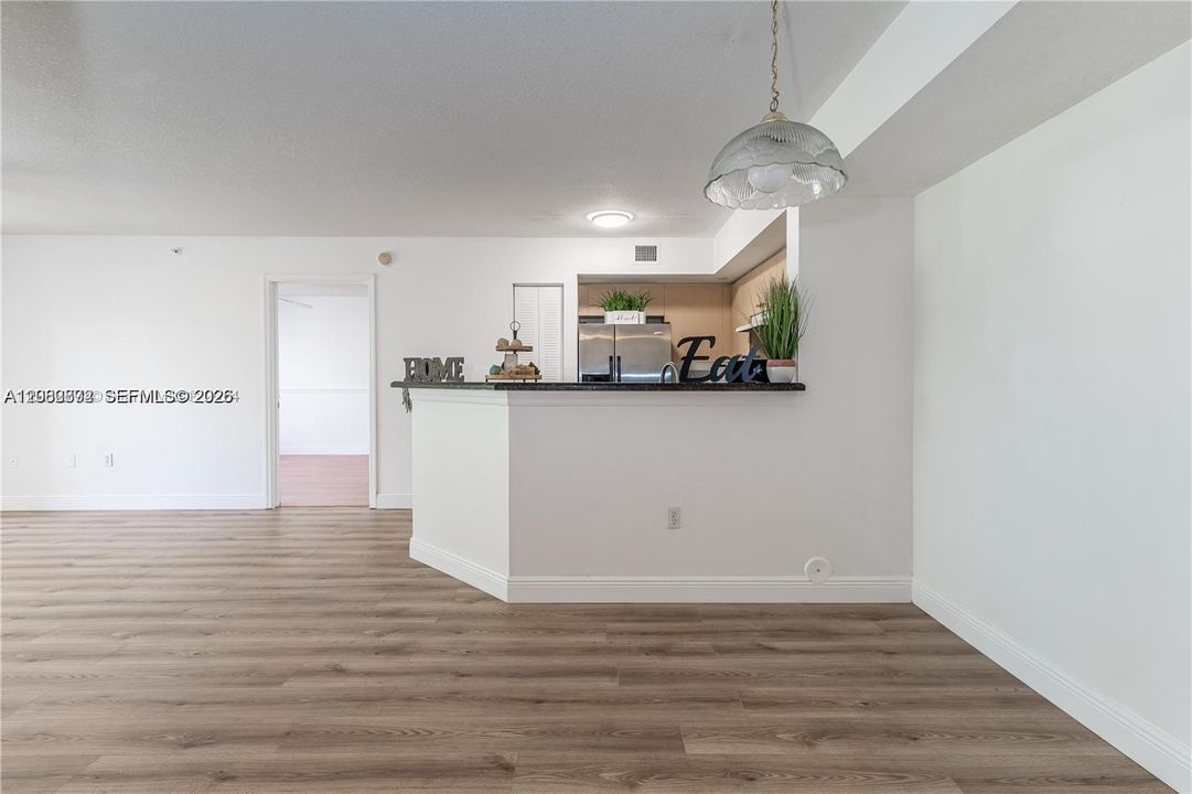 For Rent: $2,000 (2 beds, 2 baths, 1060 Square Feet)