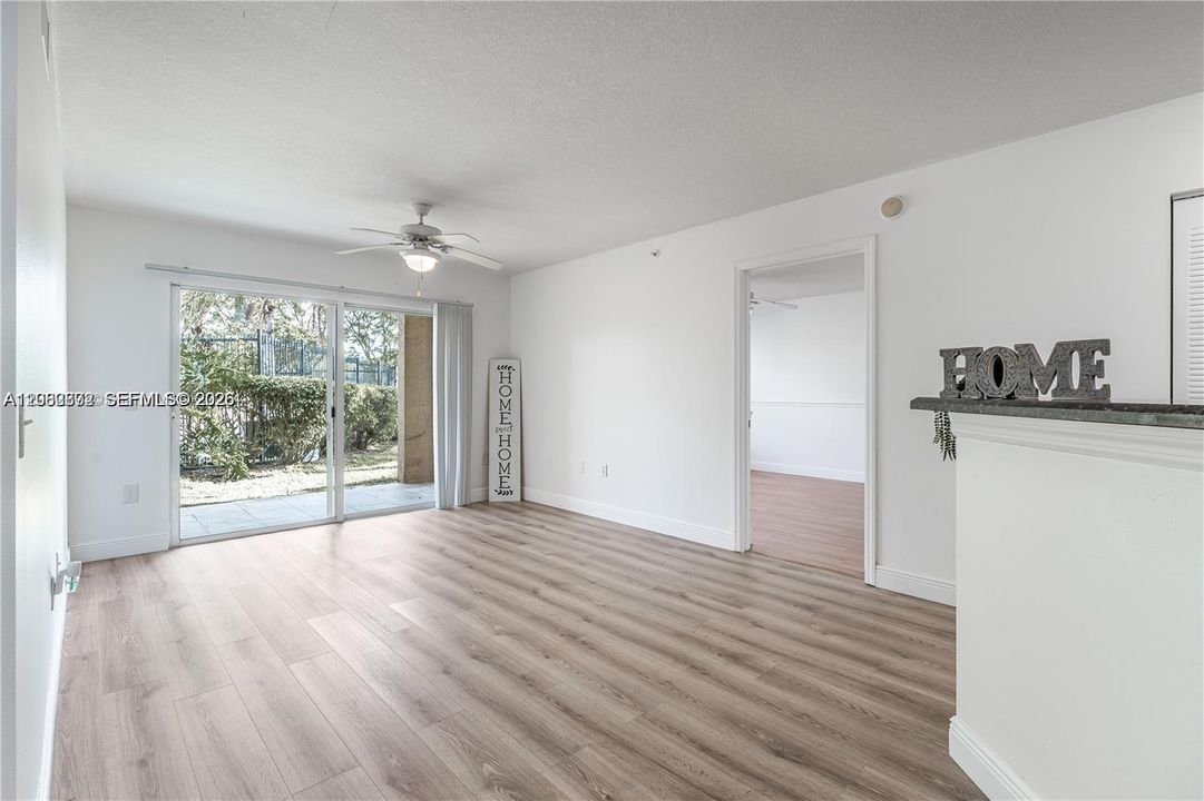 For Rent: $2,000 (2 beds, 2 baths, 1060 Square Feet)