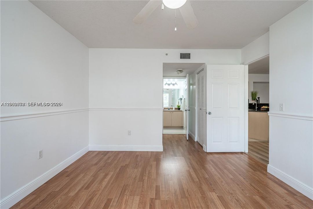 For Rent: $2,000 (2 beds, 2 baths, 1060 Square Feet)