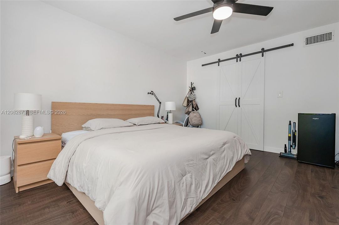 For Sale: $499,000 (2 beds, 2 baths, 1228 Square Feet)