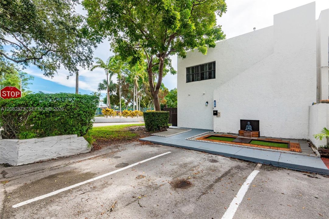 For Sale: $499,000 (2 beds, 2 baths, 1228 Square Feet)