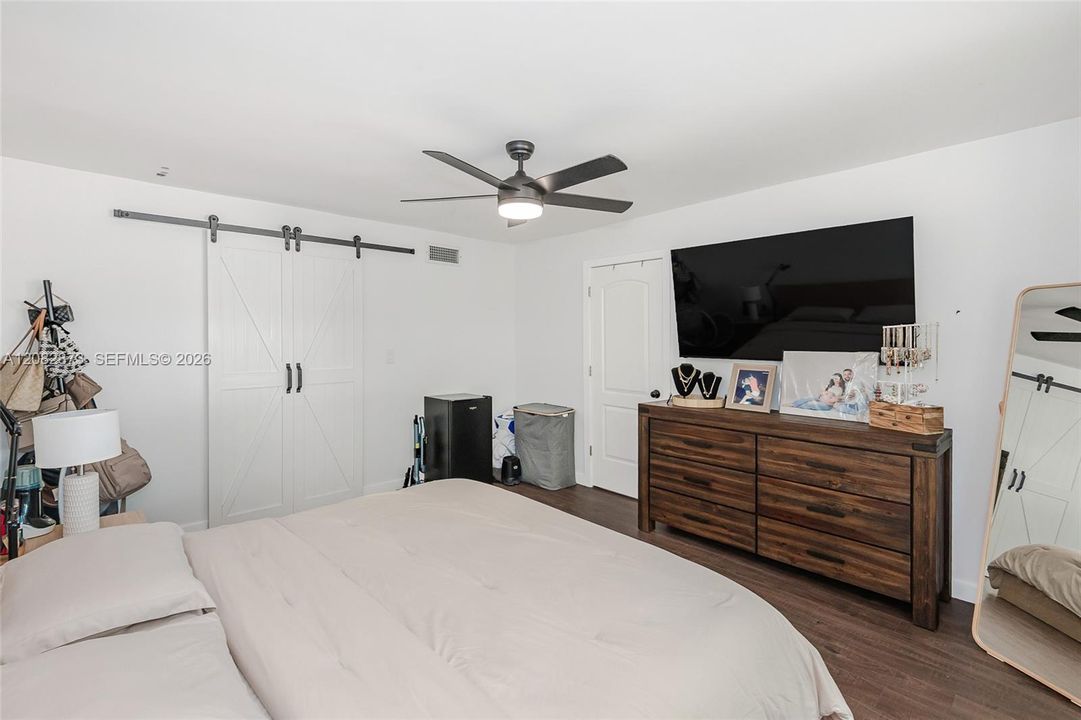 For Sale: $499,000 (2 beds, 2 baths, 1228 Square Feet)