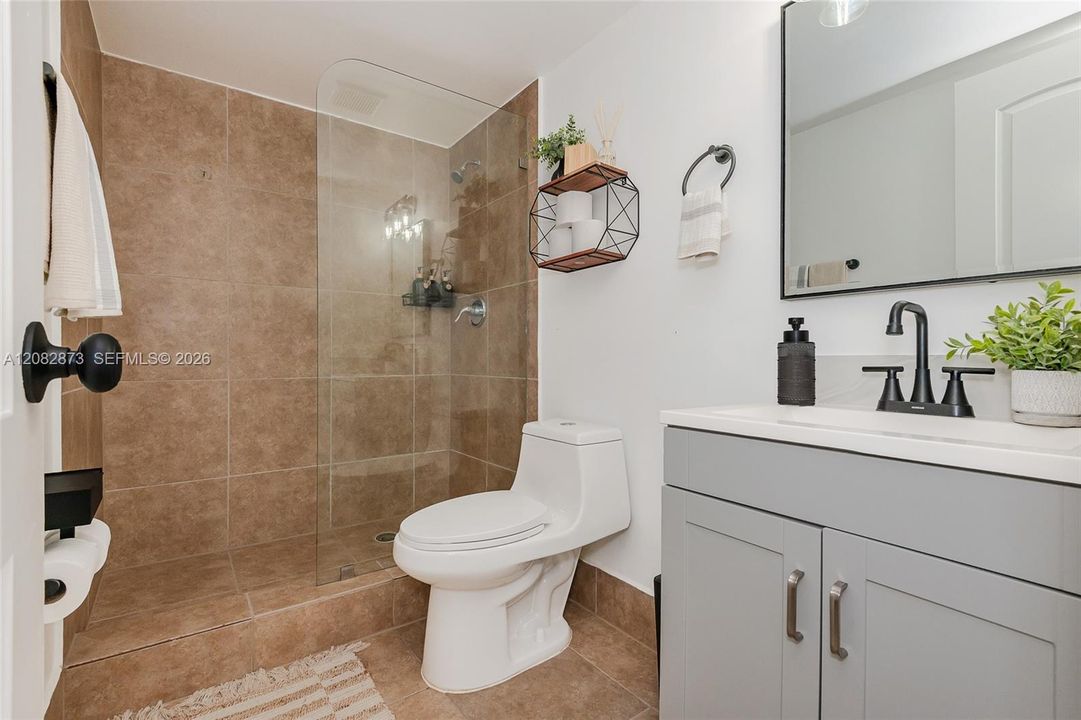 For Sale: $499,000 (2 beds, 2 baths, 1228 Square Feet)