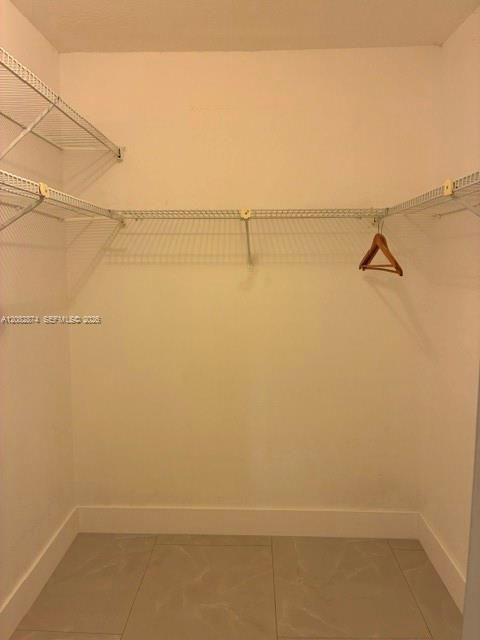 For Sale: $315,000 (2 beds, 2 baths, 910 Square Feet)