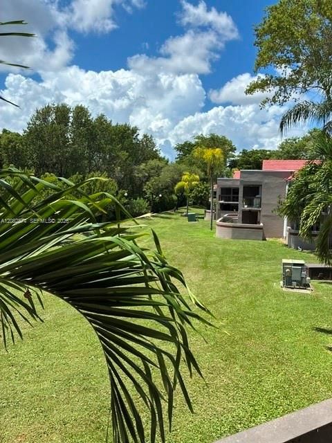 For Sale: $315,000 (2 beds, 2 baths, 910 Square Feet)