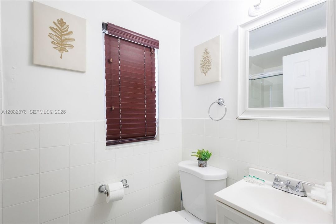 En Renta: $1,690 (0 camas, 1 baños, 4984 Pies cuadrados)