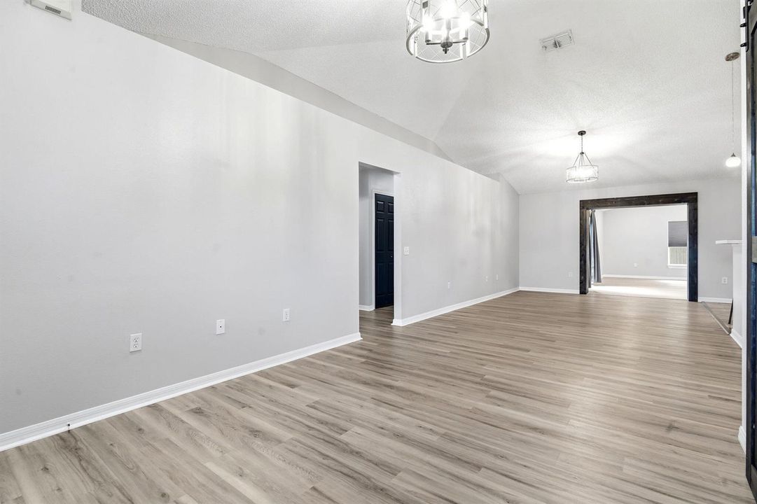 16-web-or-mls-3088-wainwright-st