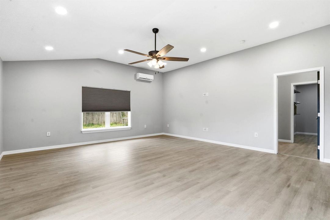 22-web-or-mls-3088-wainwright-st