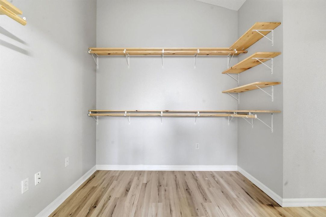 49-web-or-mls-3088-wainwright-st