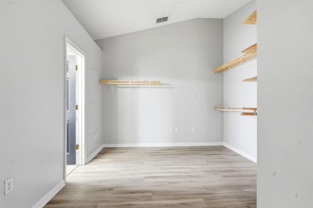 50-web-or-mls-3088-wainwright-st