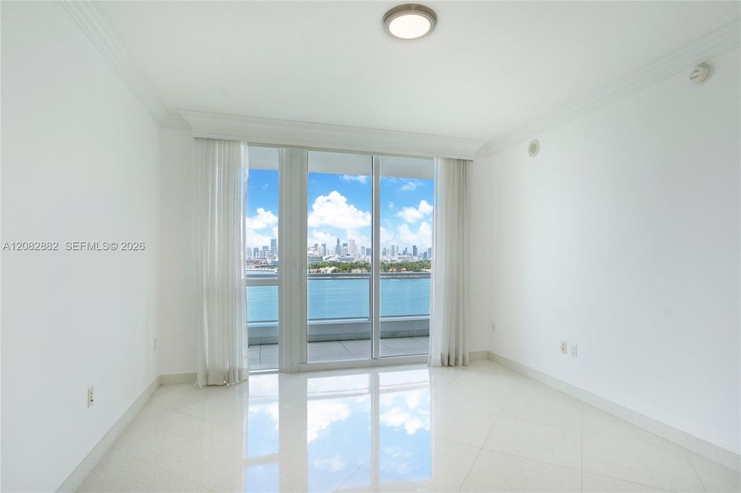 For Rent: $4,550 (1 beds, 1 baths, 779 Square Feet)